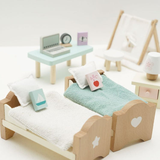Le Toy Van - Wooden Dollhouse 24 Piece Child's Bedroom Furniture Set - Dolls