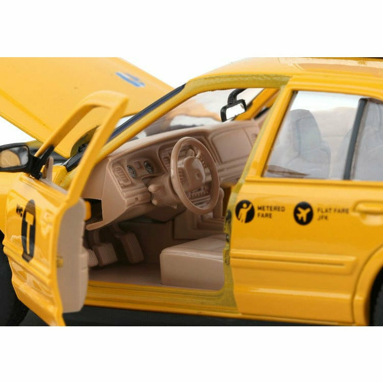 Daron Worldwide Trading, Inc. - NYC Ford Crown Victoria Taxi Die cast - Vehicles
