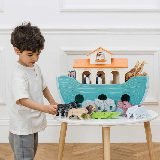Le Toy Van - Noah’s Great Wooden Ark & Animals - 23 Pieces - Preschool