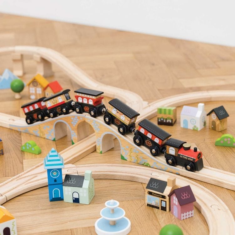 Le Toy Van - Royal Express Train Set - 180 Pieces - Preschool
