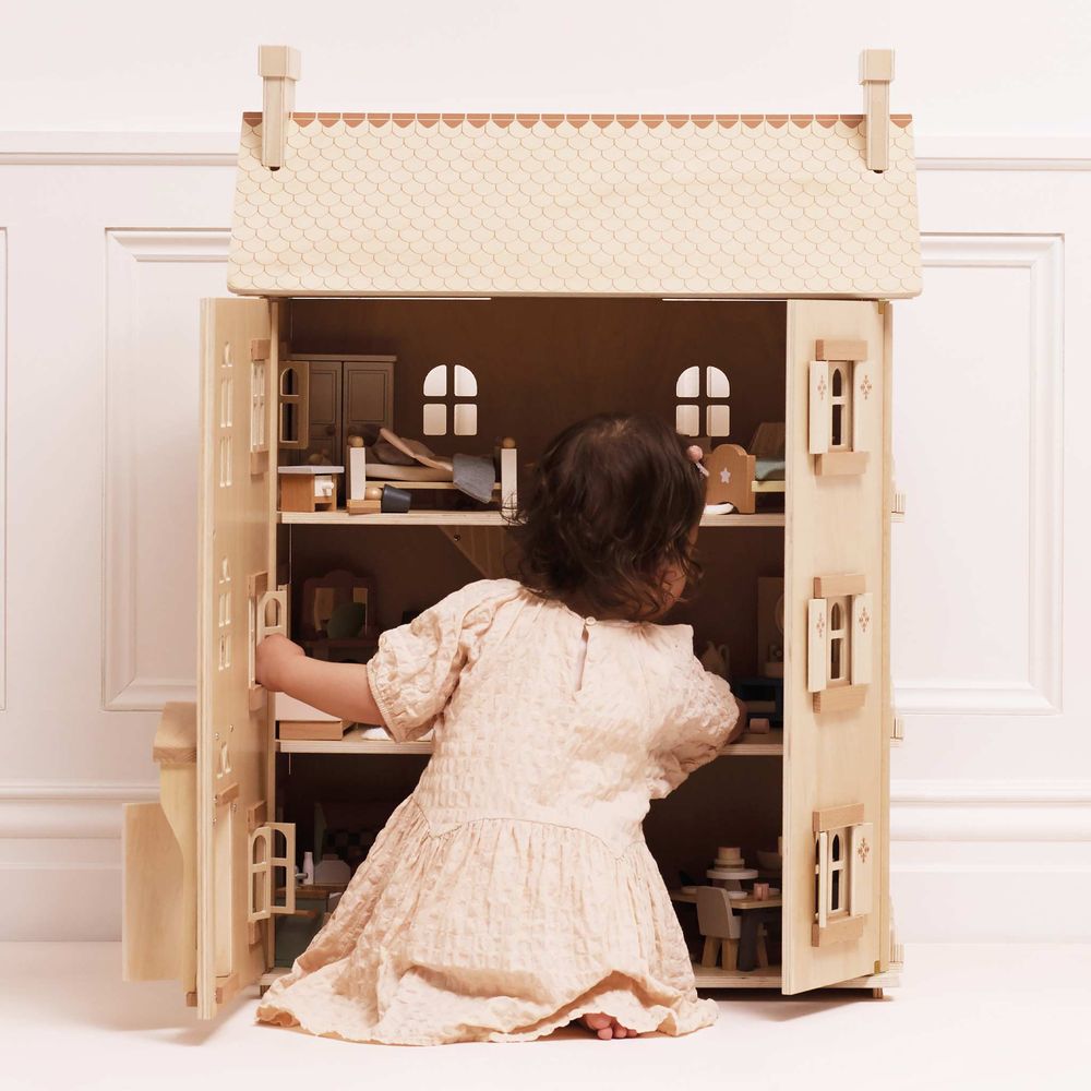 Le Toy Van - The Grand Natural Wood Doll House - Dolls